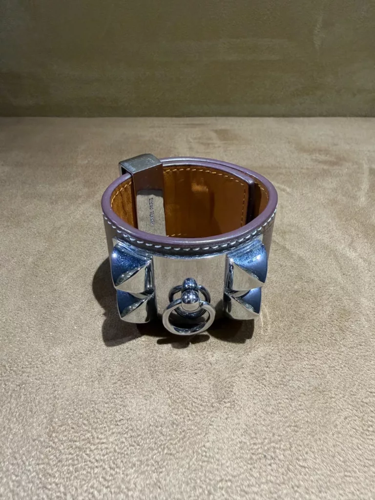 Vue de face du bracelet Hermès Collier de Chien