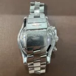 Fond du boîtier de la montre Breitling SuperOcean chronographe en acier